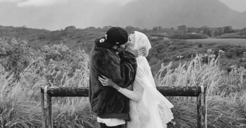 Hailey and Justin Bieber pregnant with first child: renews wedding vows